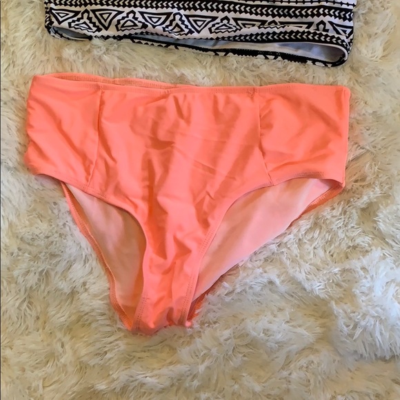 Bathing suit - Picture 3 of 3